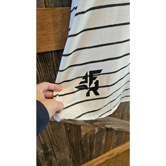 NWT fly feet flyfeet lightweight work out tank run gym lounge packable comfort L - Picture 3 of 6